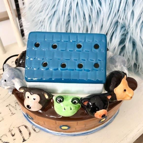 Scentsy, 2016 Buddies Ark, Warmer, Retired, Noahs Ark Wax Warmer, Good Condition - Picture 2 of 16